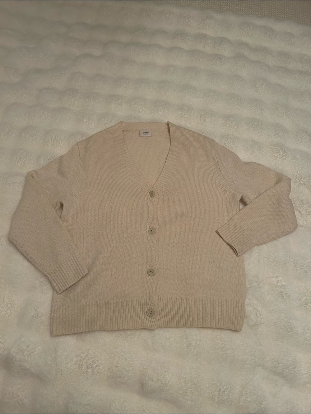 Aritzia 100% cashmere Cream V-Neck Button Cardigan Sweater - small NWOT